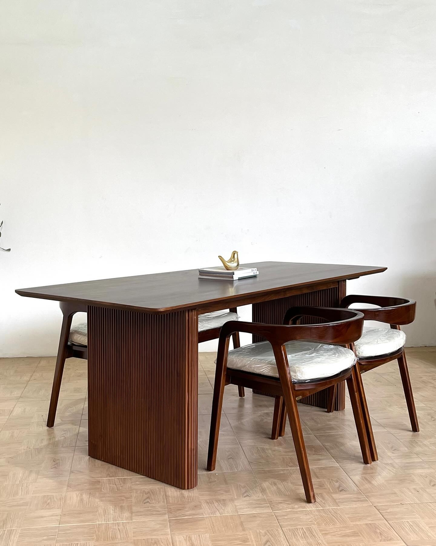 Contemporary Dining Table with Chair Set