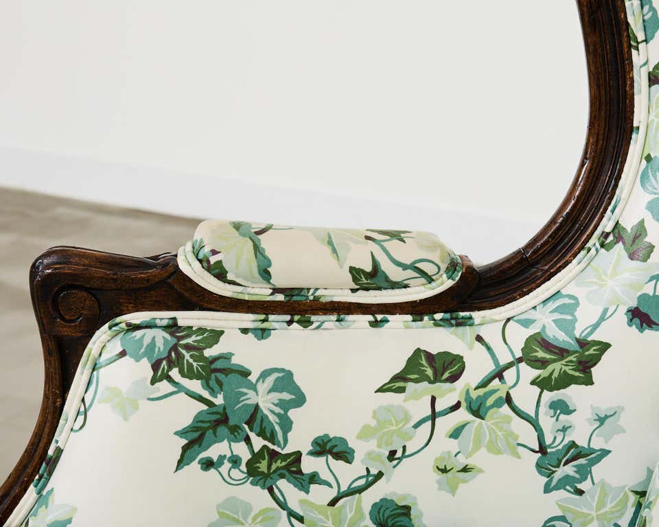 Modern Minimal Dining Chair with Elegant Style