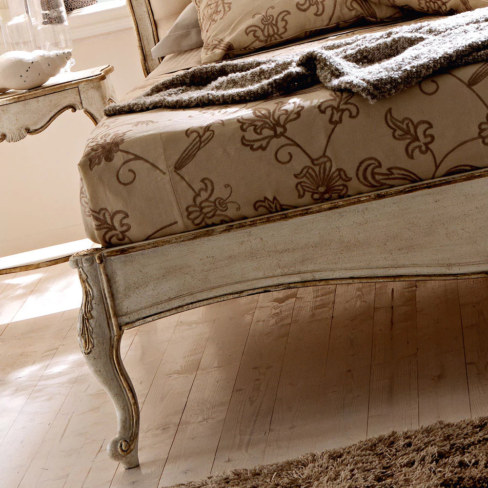 Elegant Royal Carved Bed with Premium Finish