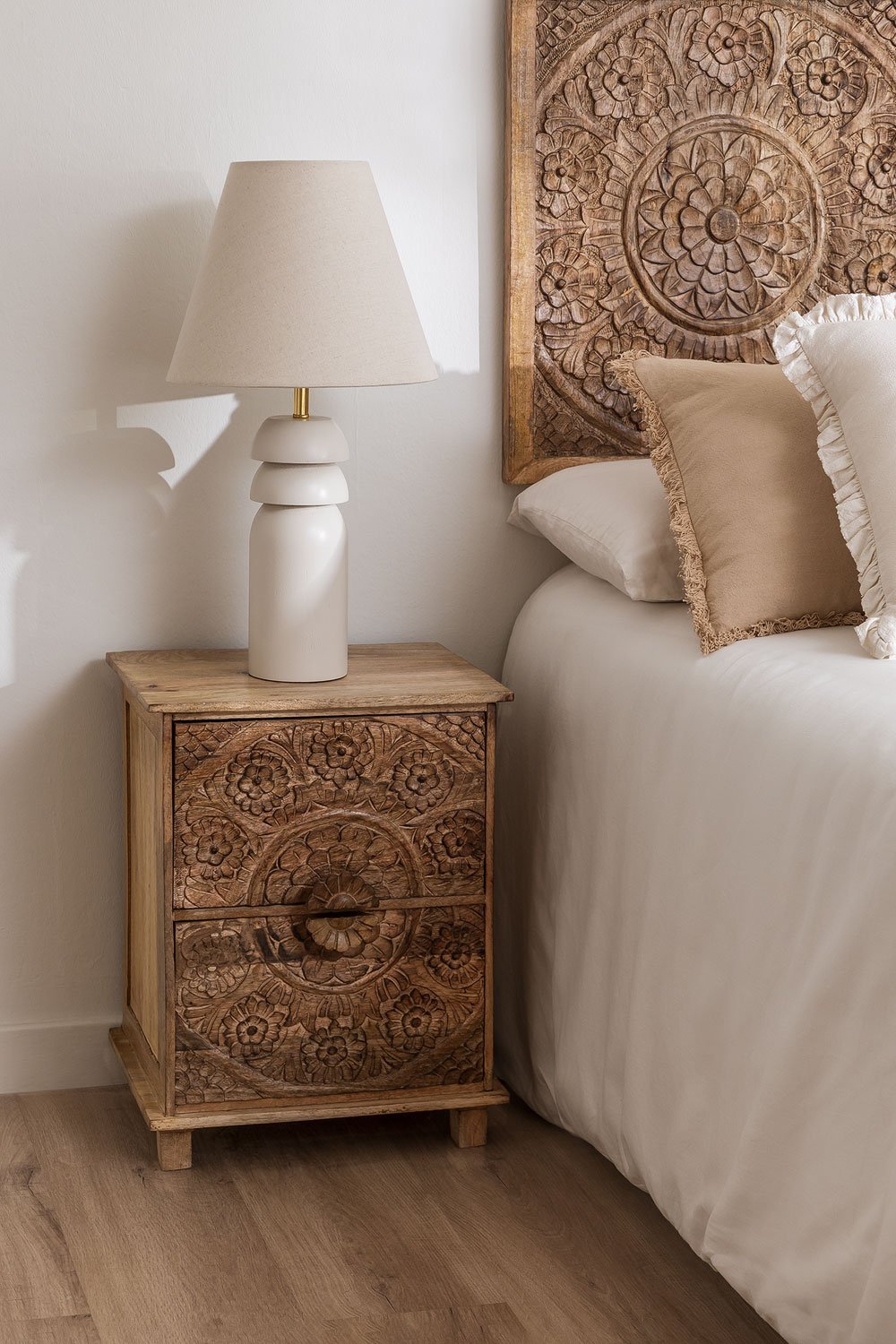 Compact Wooden Nightstand with Elegant Minimal Look