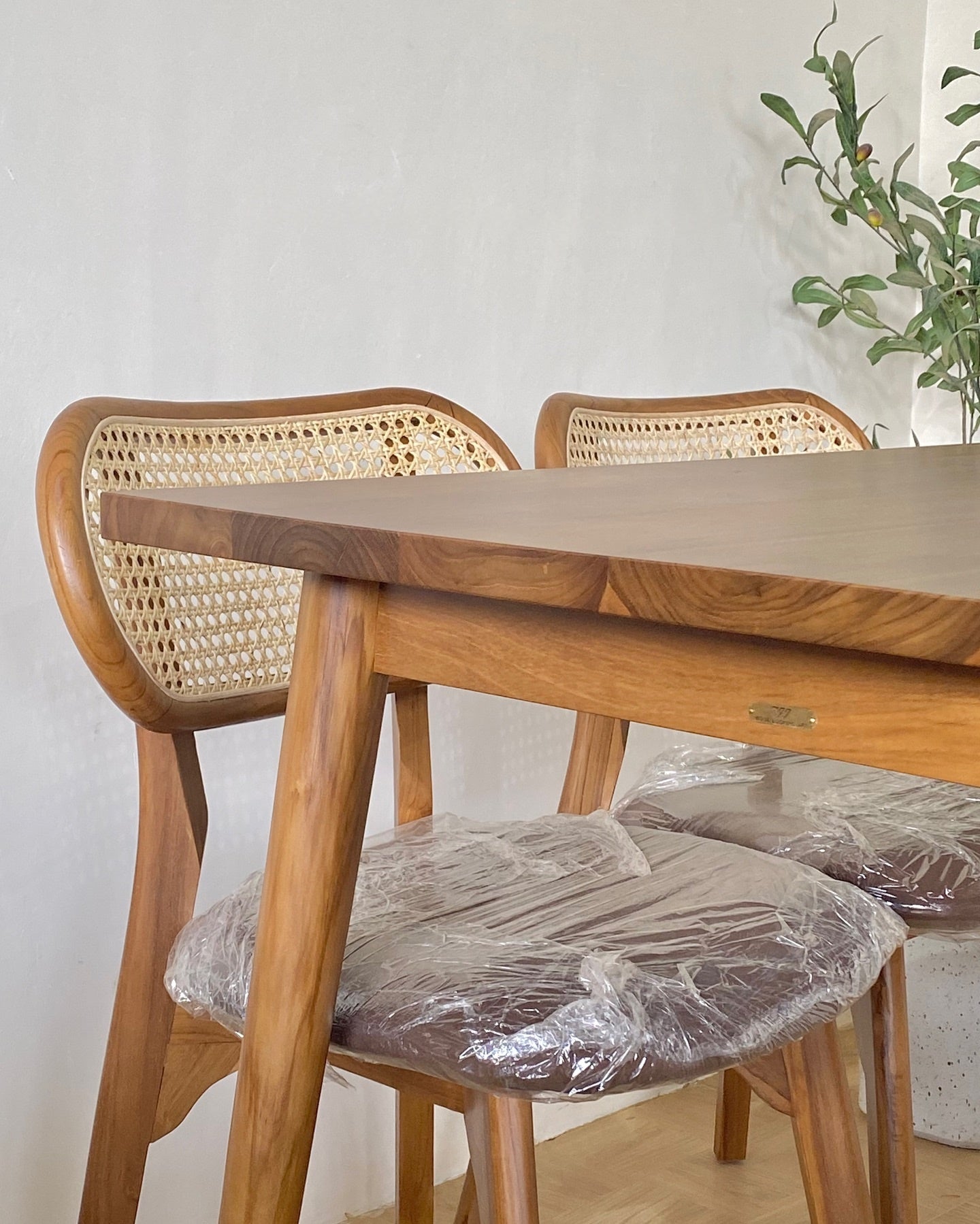 Premium Dining Table Set for Modern Homes