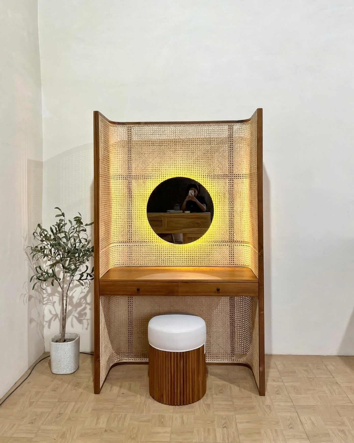 Solid Wood Dressing Unit with Mirror & Storage | Handcrafted Vanity Table