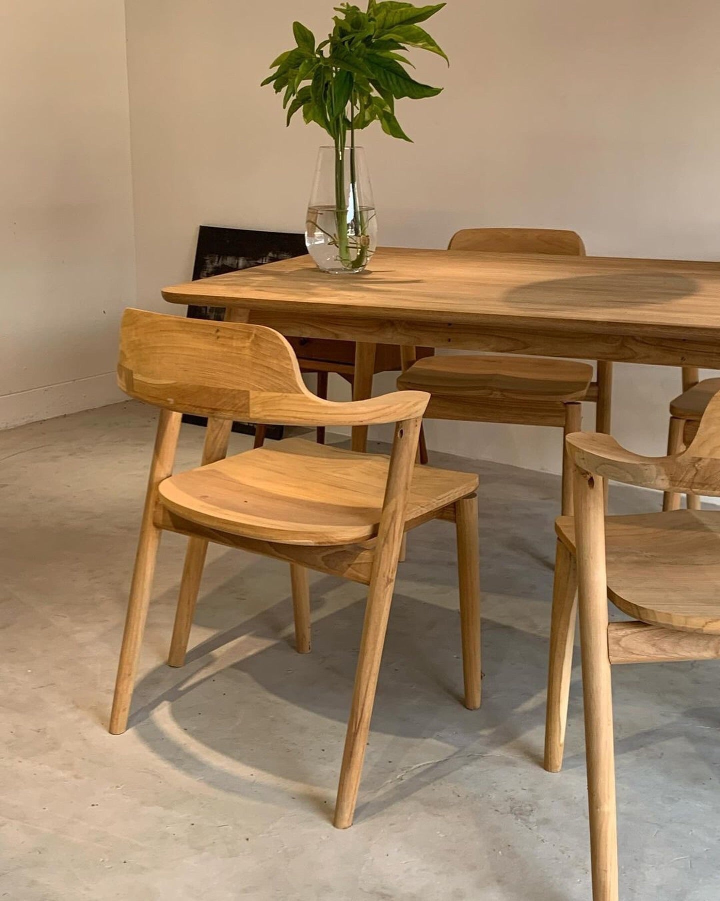 Premium Dining Room Set with Comfortable Seating for Family Meals