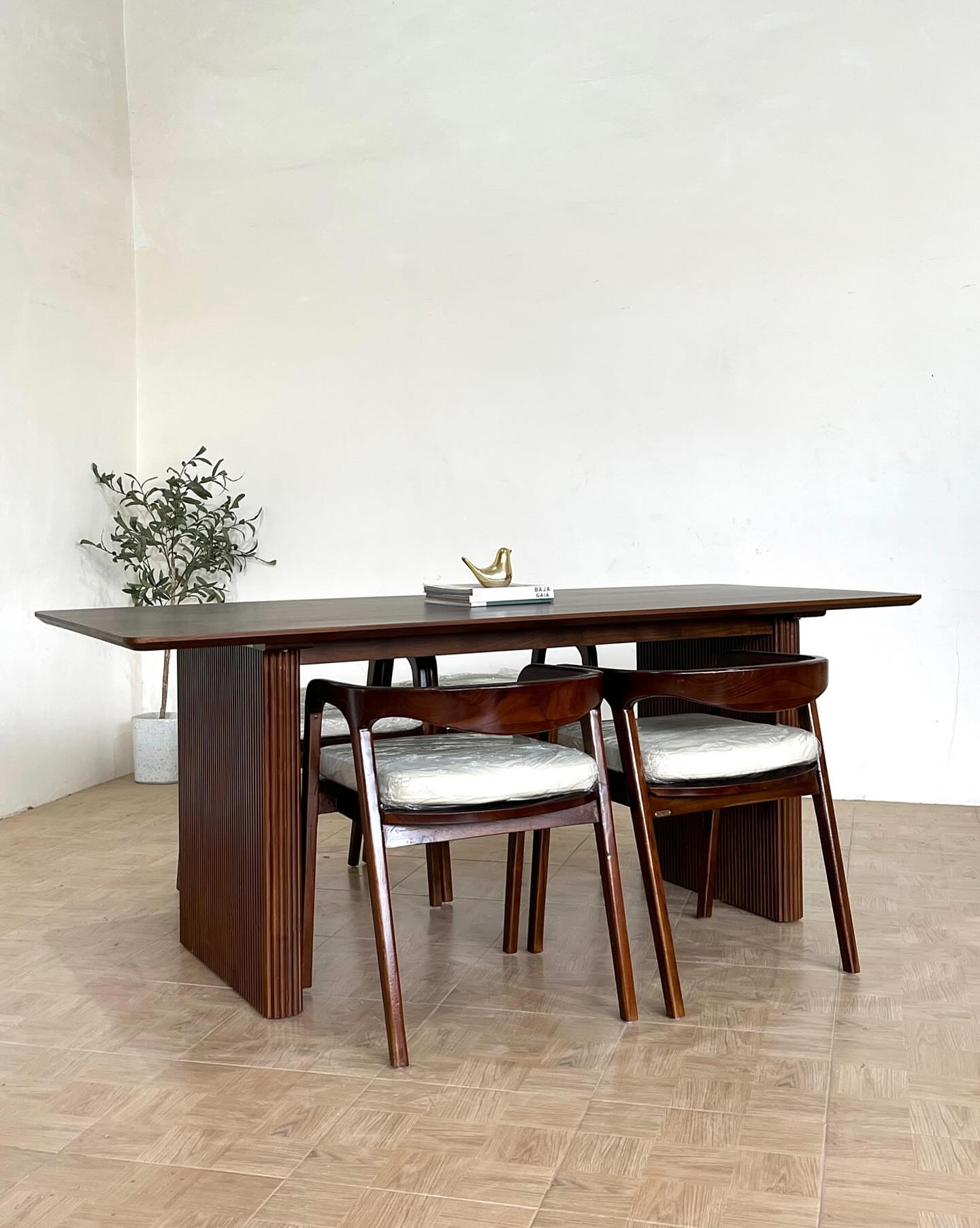 Contemporary Dining Table with Chair Set