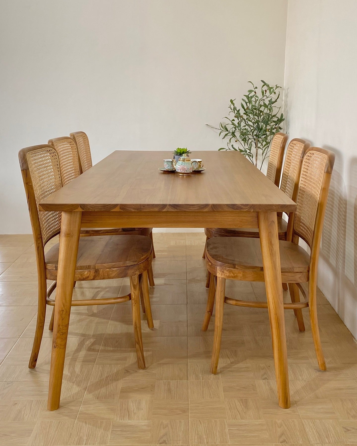 Premium Dining Table Set for Modern Homes