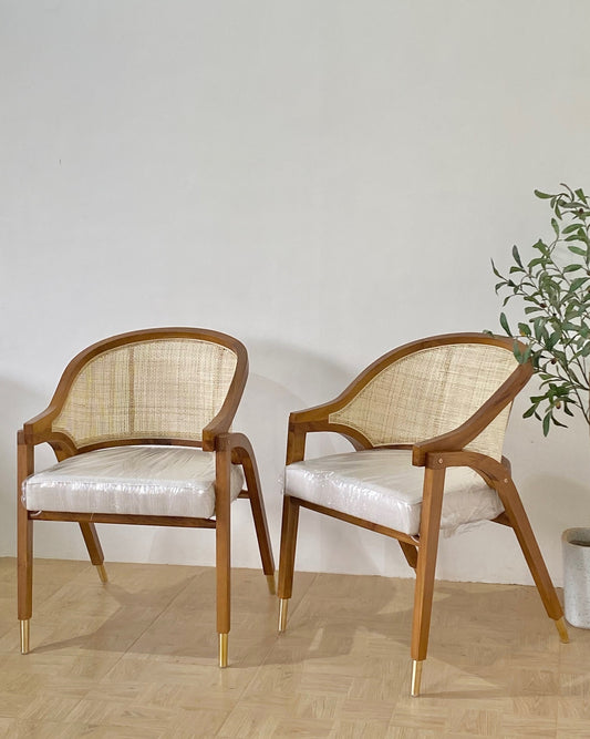 Minimal Wooden Chair with Modern Sleek Design