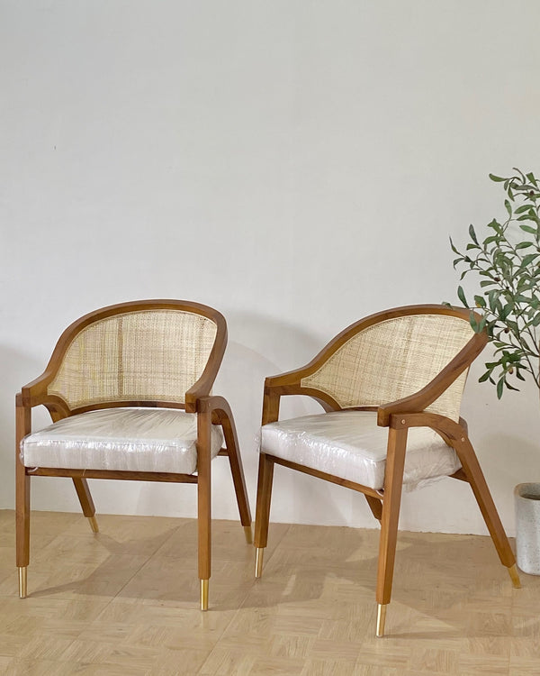 Minimal Wooden Chair with Modern Sleek Design