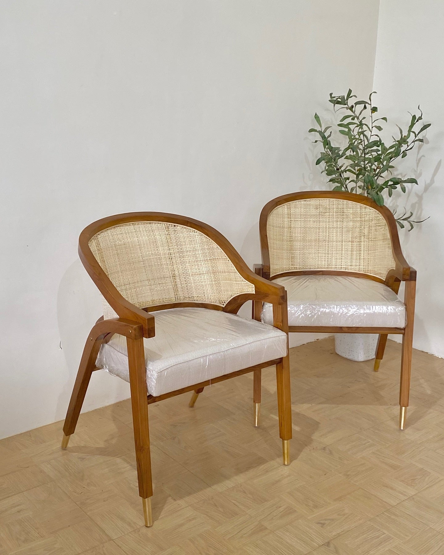 Minimal Wooden Chair with Modern Sleek Design