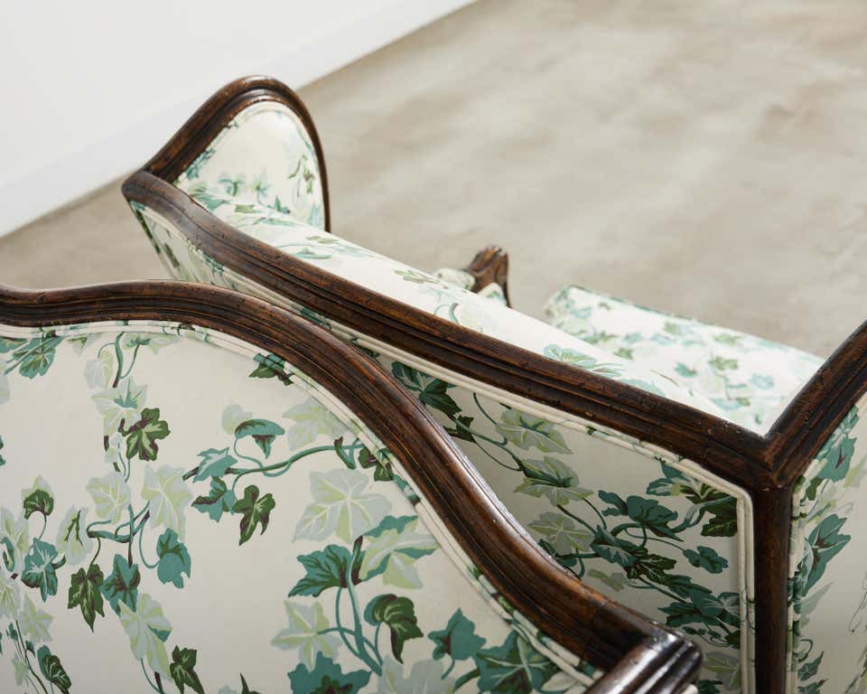 Modern Minimal Dining Chair with Elegant Style