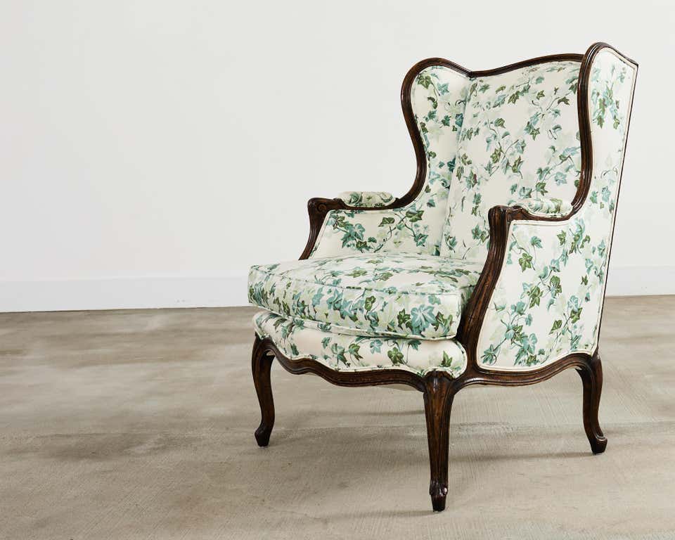 Modern Minimal Dining Chair with Elegant Style