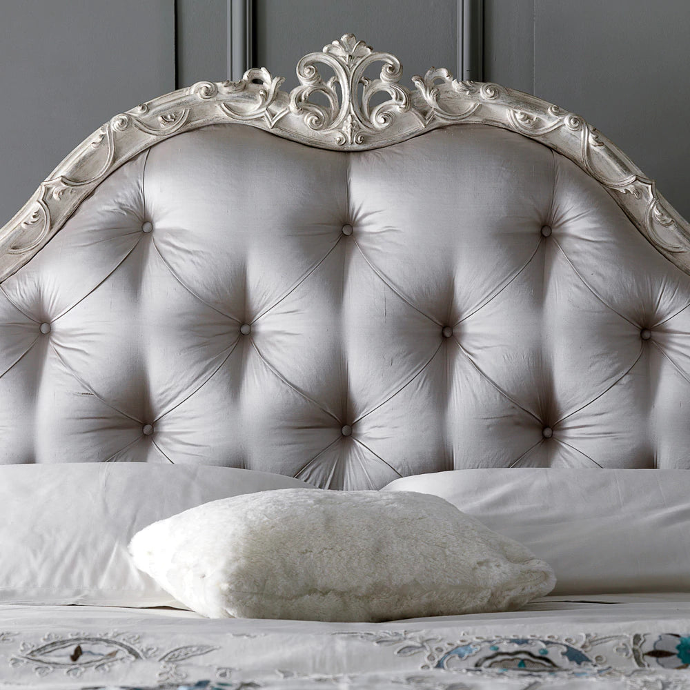 Classic Designer Carved Bed for Luxury Bedrooms