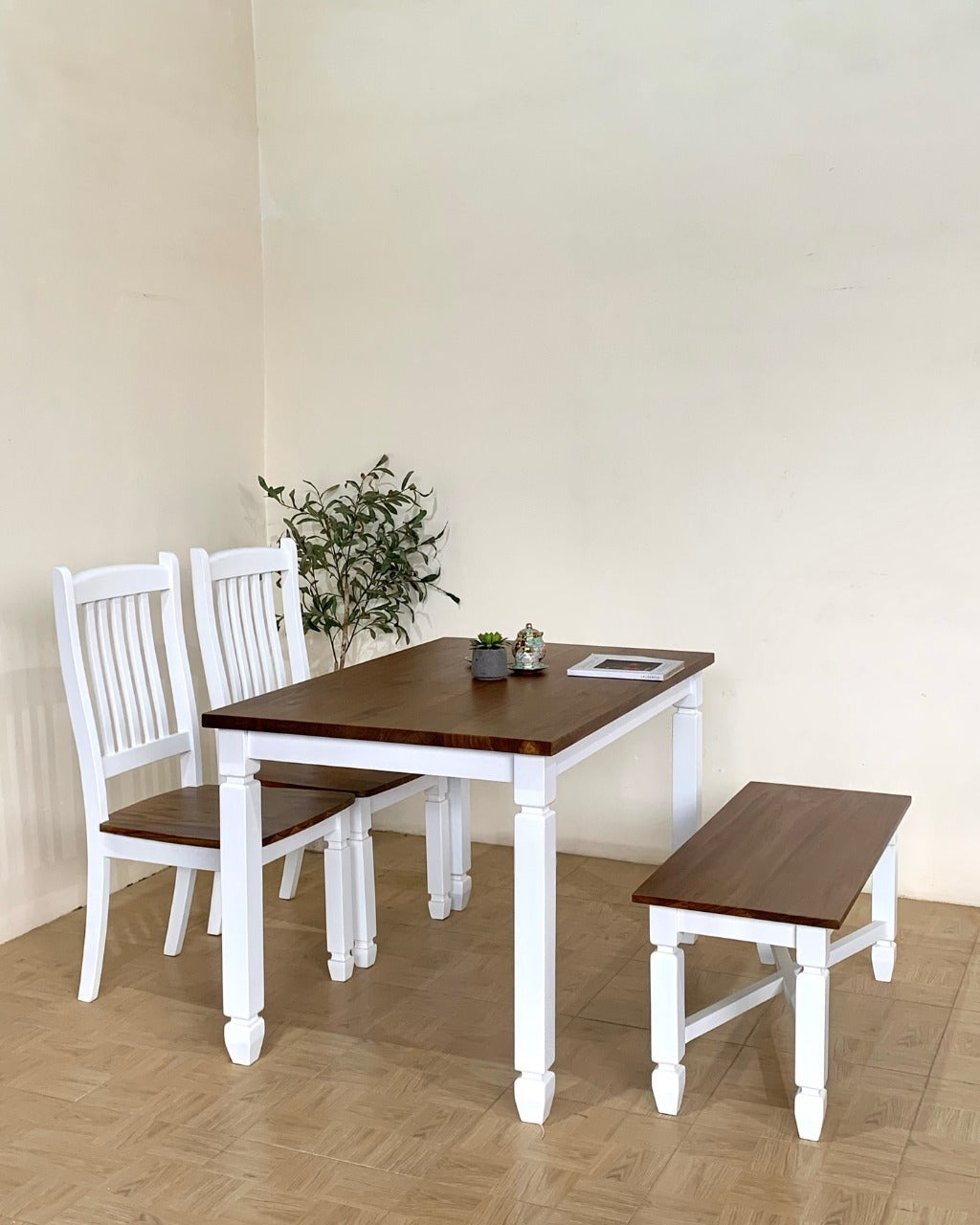 Stylish Dining Room Set for Home Décor