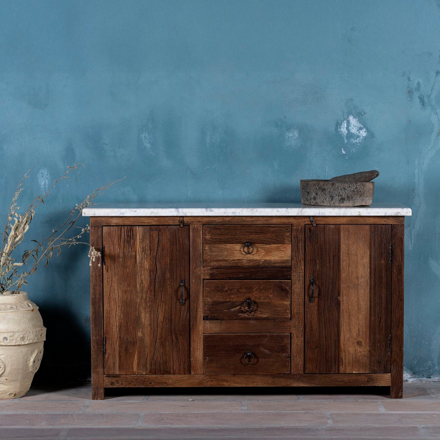 Luxury Handcrafted Carved Storage Cabinet with Royal Finish