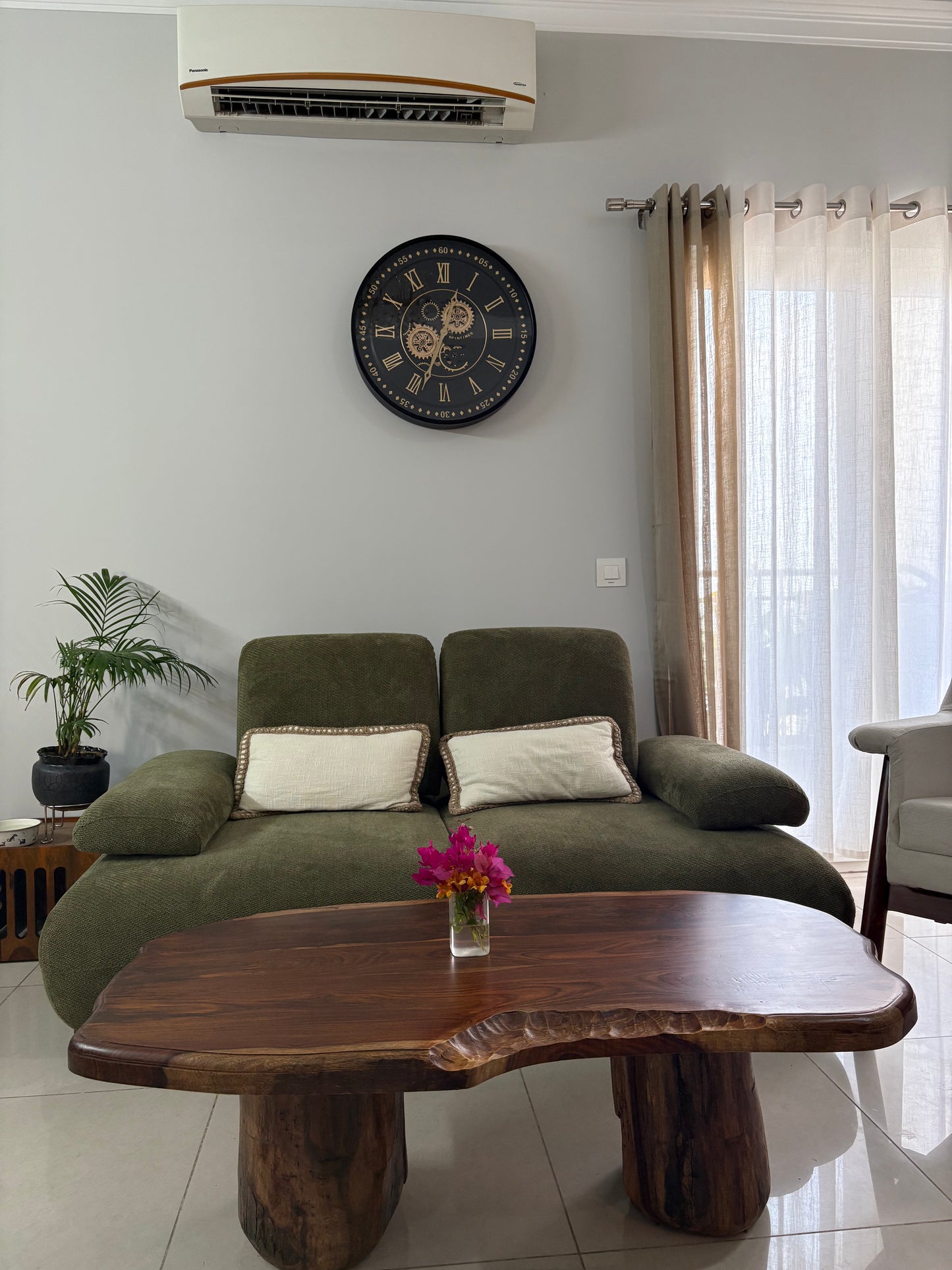 Modern Luxury Coffee Table for Stylish Living Rooms