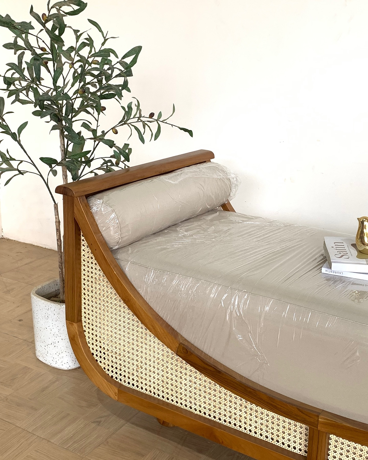 Natural Rattan Wooden Bench for Entryway & Foyer