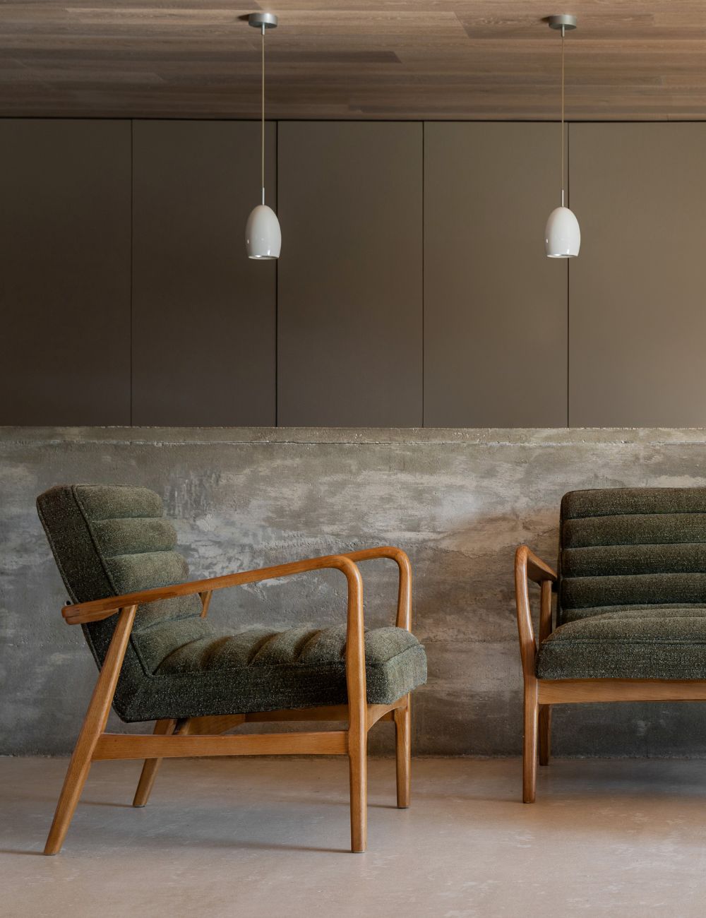 Contemporary Wooden Dining Chair with Minimal Appeal