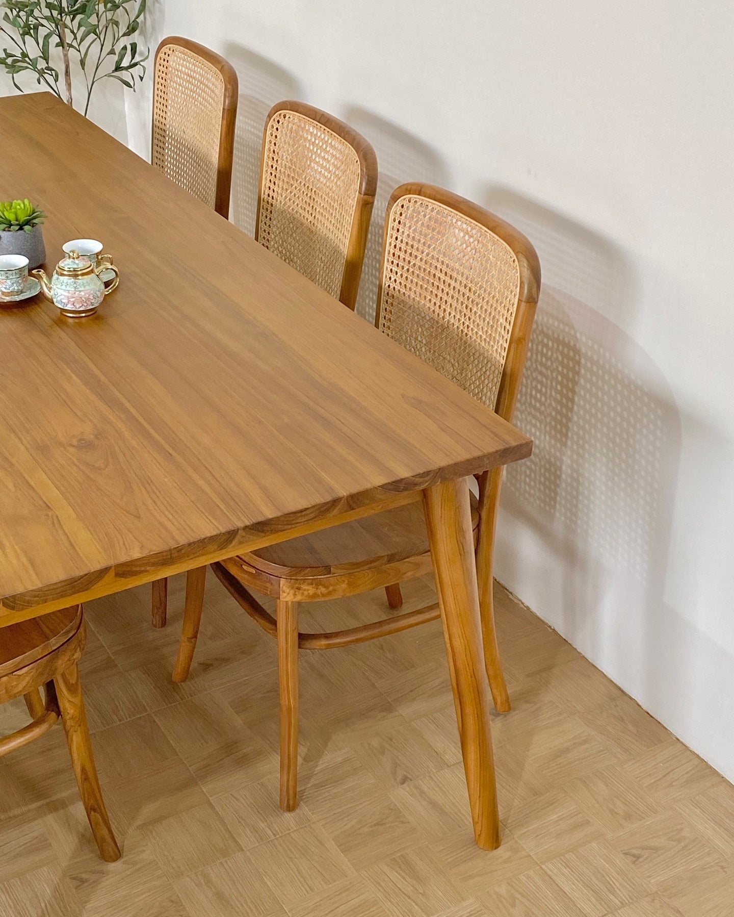 Premium Dining Table Set for Modern Homes