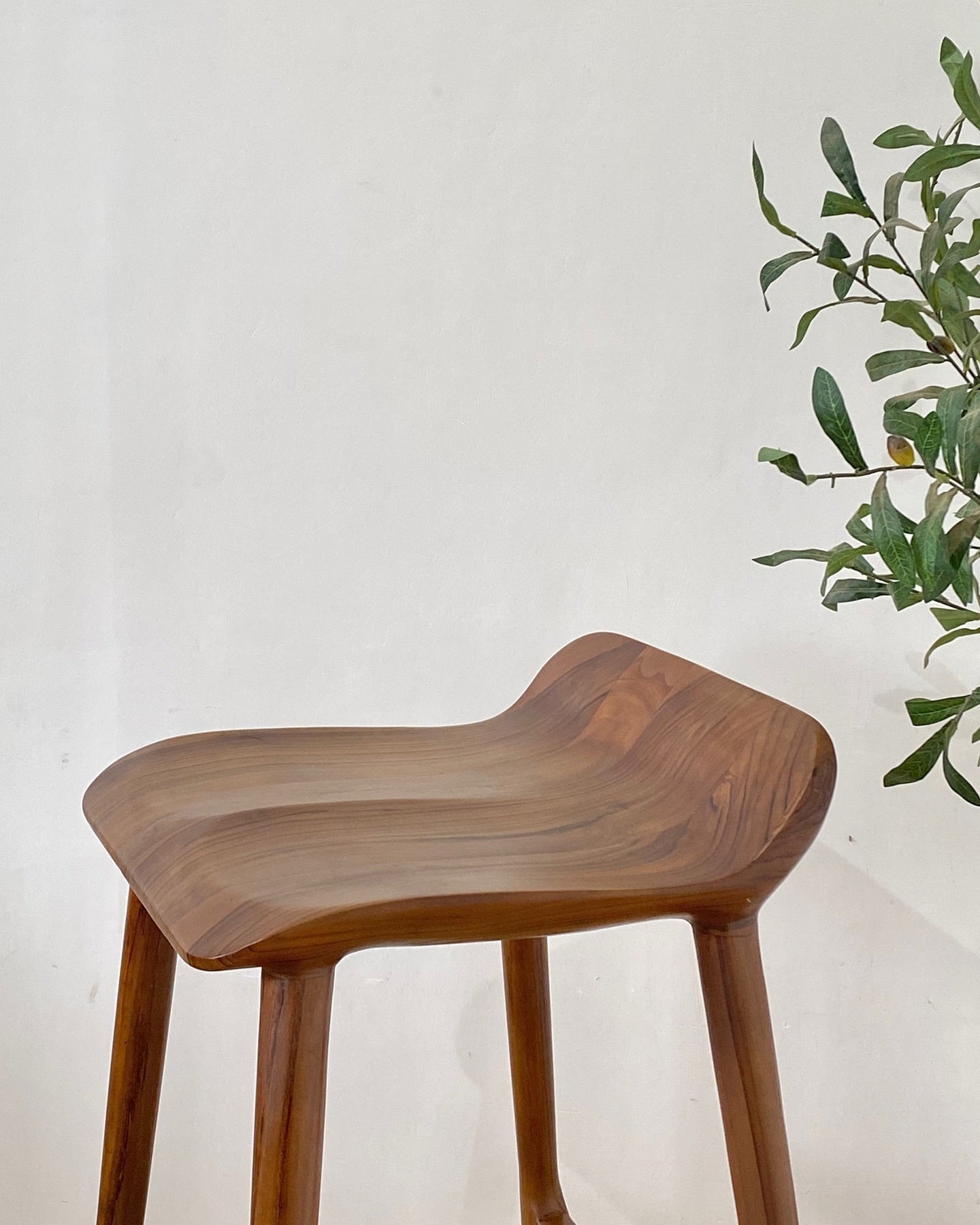 Wooden High Bar Chair | Strong & Stylish Counter Stool for Cafes & Homes