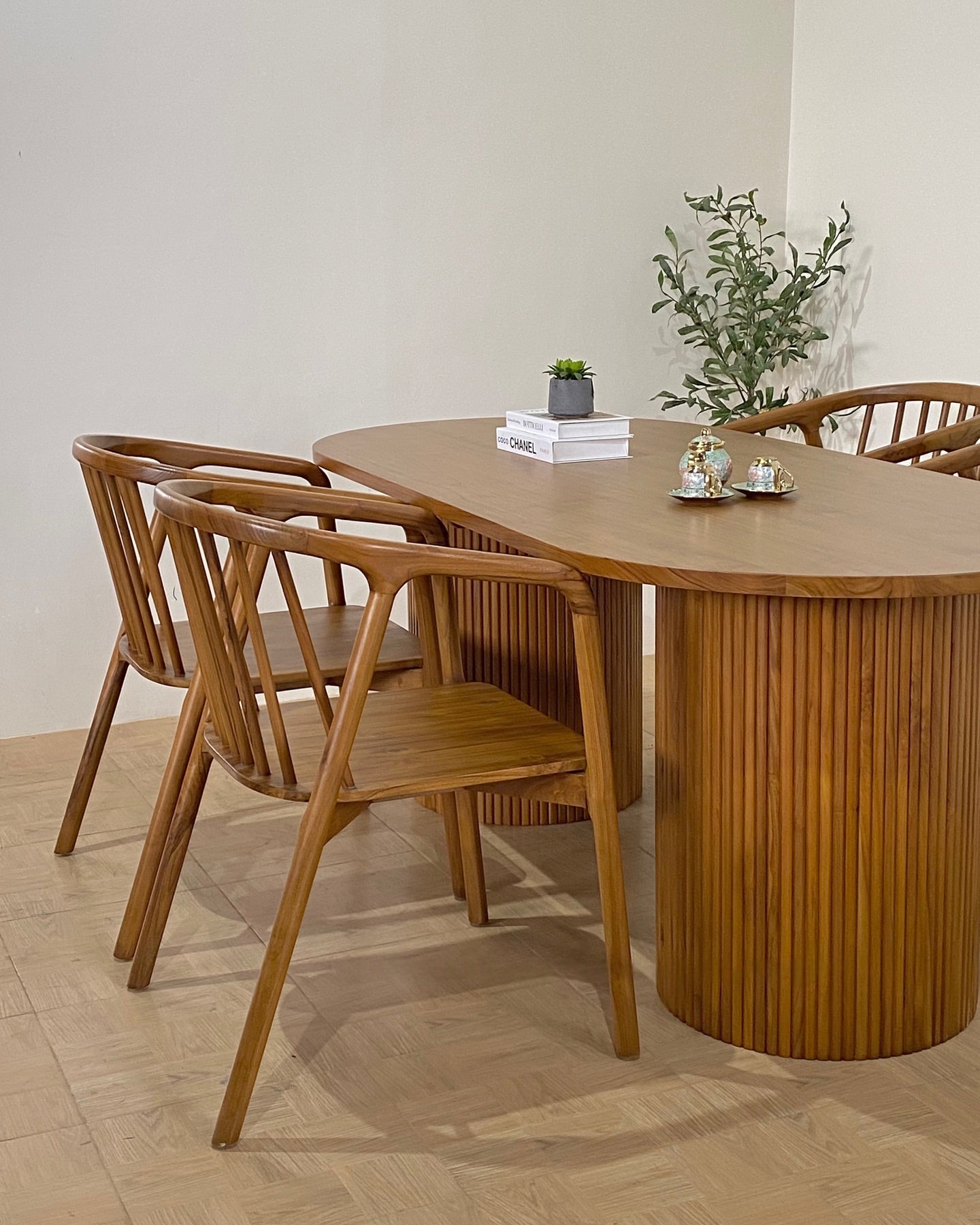 Modern Dining Set for Stylish Interiors