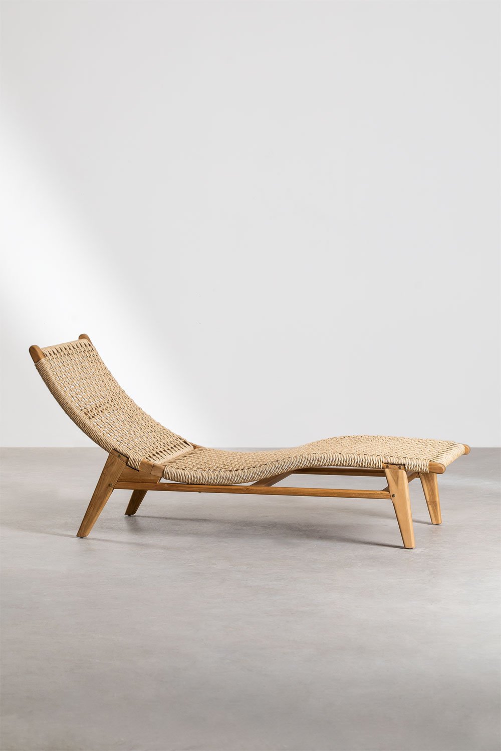 Elegant Wooden Chair with Simple Minimal Design