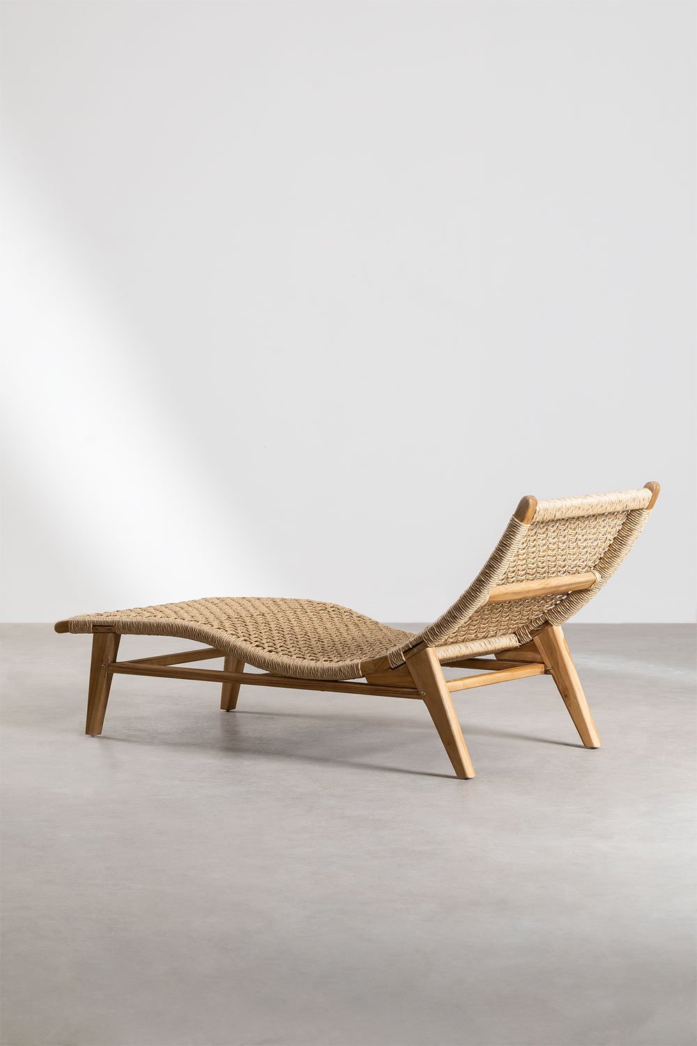Elegant Wooden Chair with Simple Minimal Design