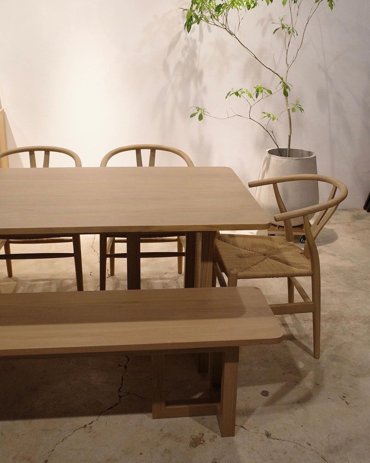 Sleek & Stylish 7-Seater Dining Table Set – Perfect for Urban Homes