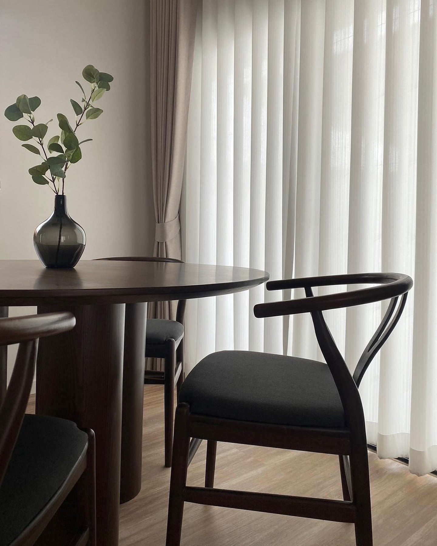 Elegant Dining Table Set for Modern & Traditional Homes