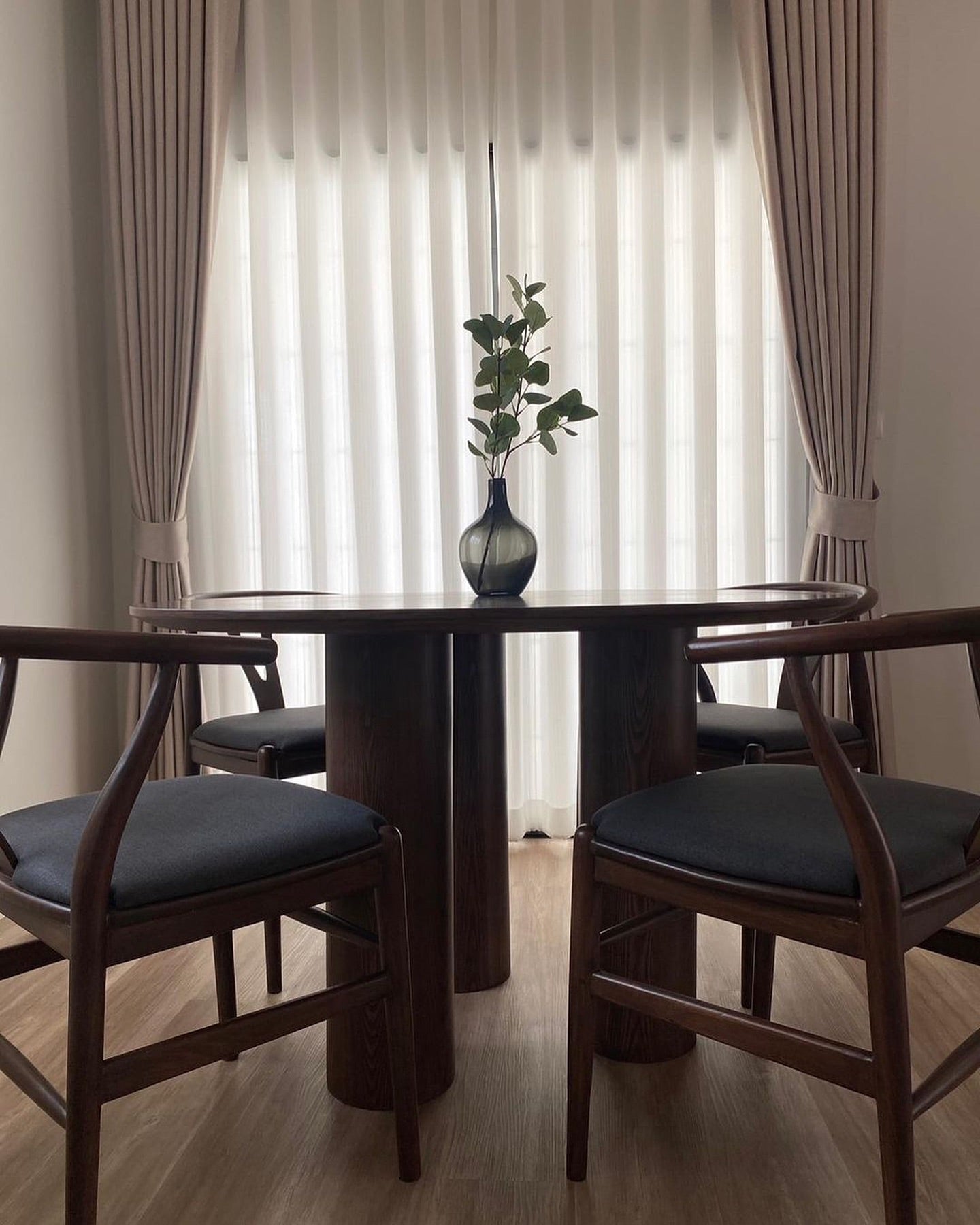 Elegant Dining Table Set for Modern & Traditional Homes