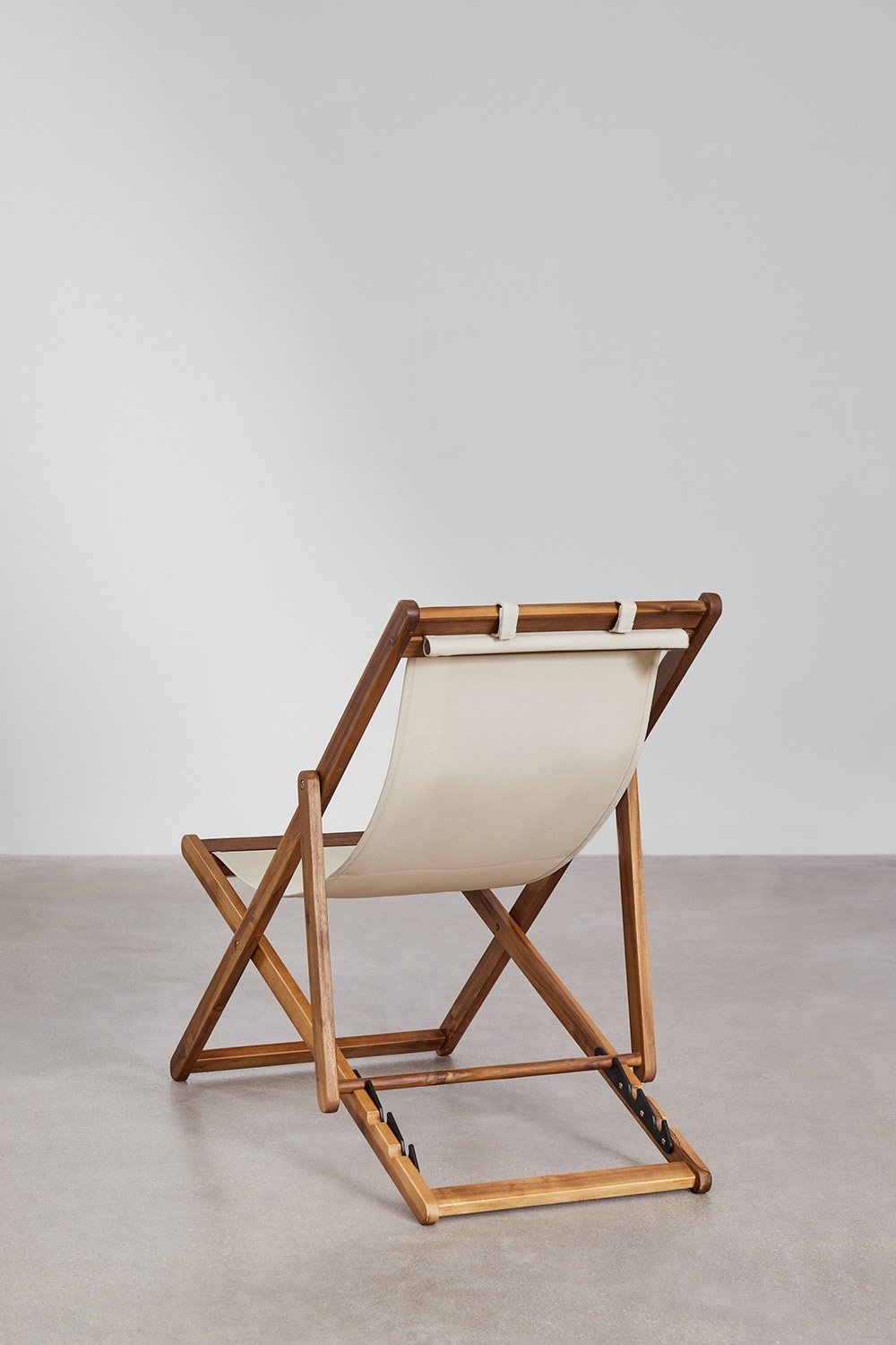 Minimalist Wooden Chair with Elegant Finish